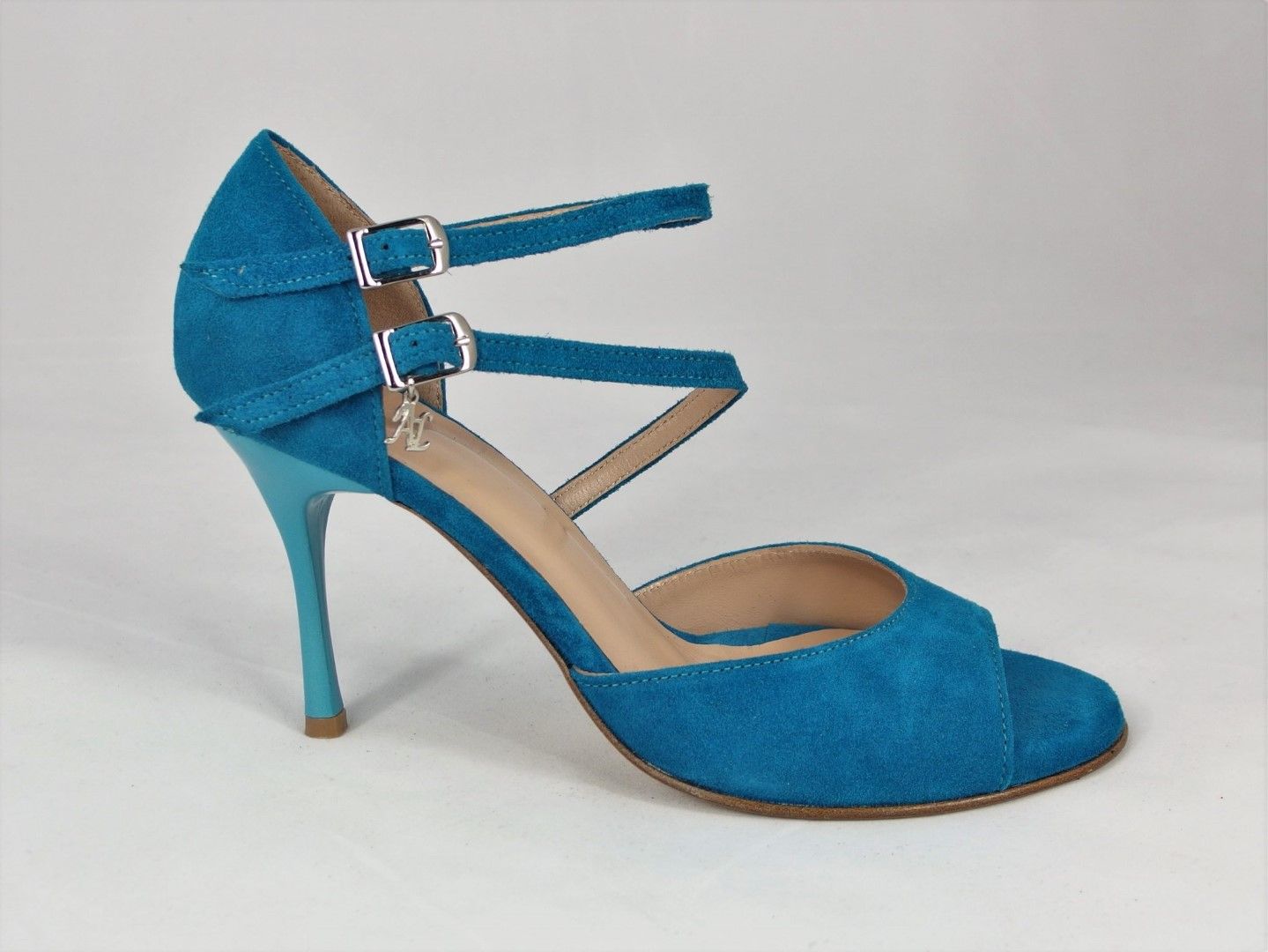 525 525 - Image 1