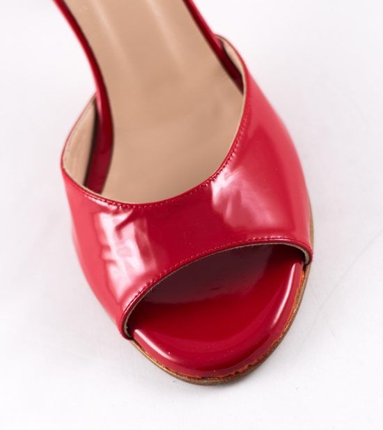586 - Image 2